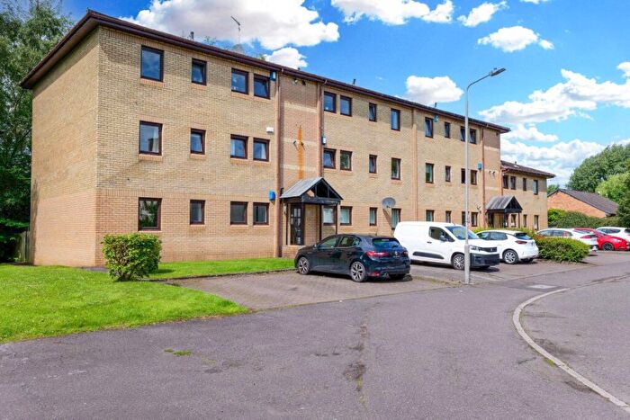 2 Bedroom Flat To Rent In Kelvindale Gardens, Glasgow, G20