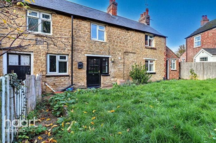 2 Bedroom Cottage To Rent In High Street, Bedford, MK43
