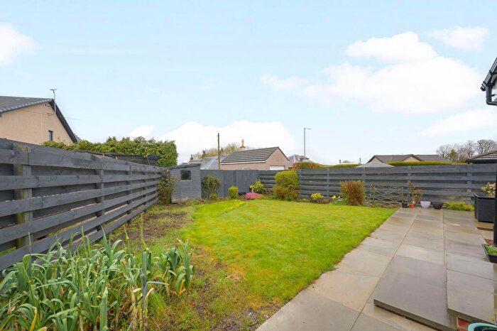 3 Bedroom Detached House For Sale In Sunnyside Road, Brightons, FK2