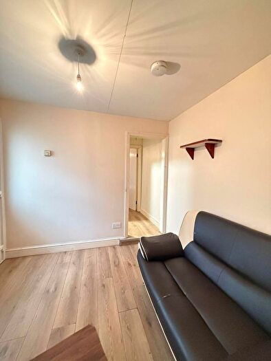 1 Bedroom Flat To Rent In Endsleigh Road, Southall, UB2