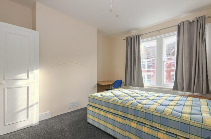 6 Bedroom House To Rent In Cambridge Road, Bristol, BS7