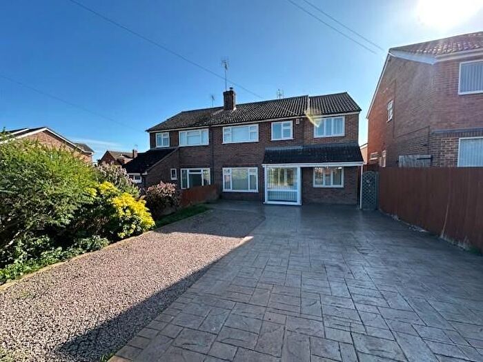 4 Bedroom Semi-Detached House To Rent In Edwin Road, Didcot, OX11