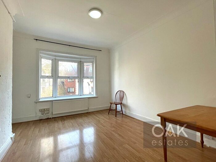 2 Bedroom Maisonette To Rent In The Avenue, London, E4