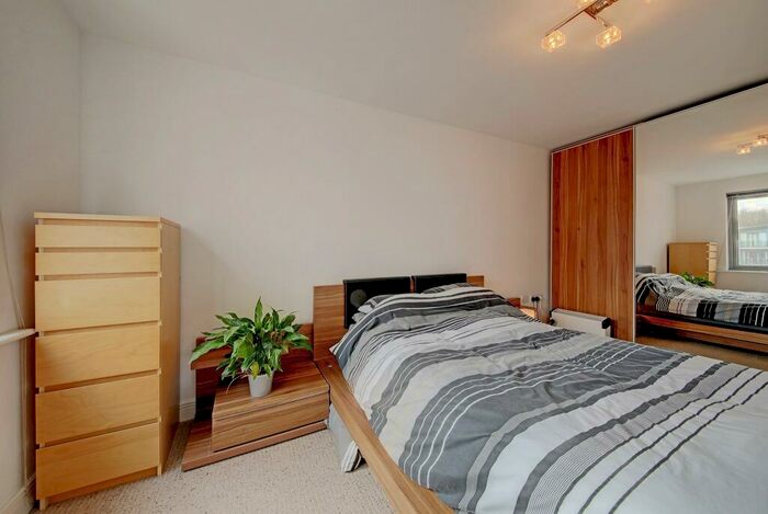 1 Bedroom Flat For Sale In Cameronian Square, Worsdell Drive, NE8