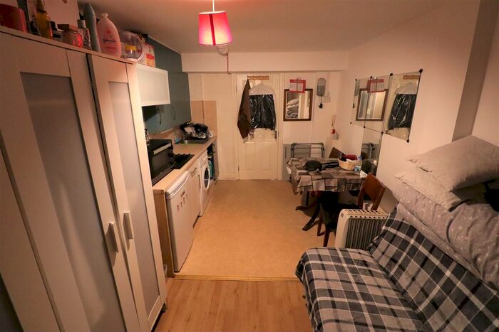 Property To Rent In Brook Avenue, Edgware, HA8