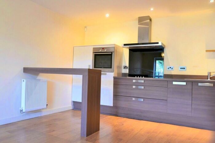 2 Bedroom Flat To Rent In Rectory Court, Armthorpe, Doncaster, DN3