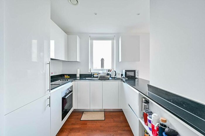 1 Bedroom Flat To Rent In Duncombe House, Victory Parade, Woolwich, London, SE18