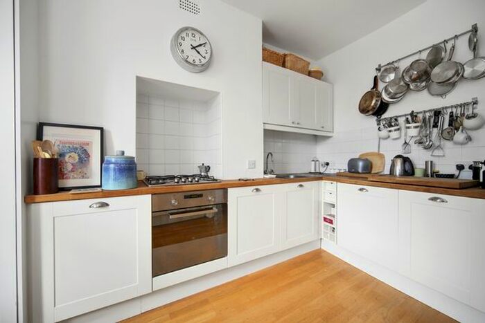 1 Bedroom Flat To Rent In Balham High Road, London, SW12