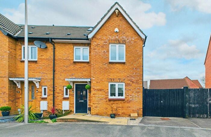 4 Bedroom Semi-Detached House For Sale In The Brambles, St Georges, Weston-Super-Mare, BS22