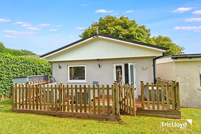 2 Bedroom Detached Bungalow For Sale In Fishcombe Cove Holiday Bungalow, Brixham, TQ5
