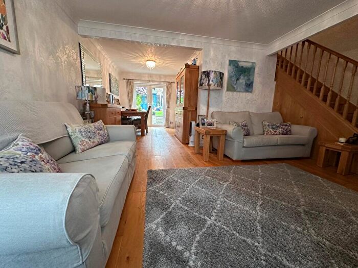 3 Bedroom End Of Terrace House For Sale In Fleming Close, Cheshunt, Waltham Cross, EN7