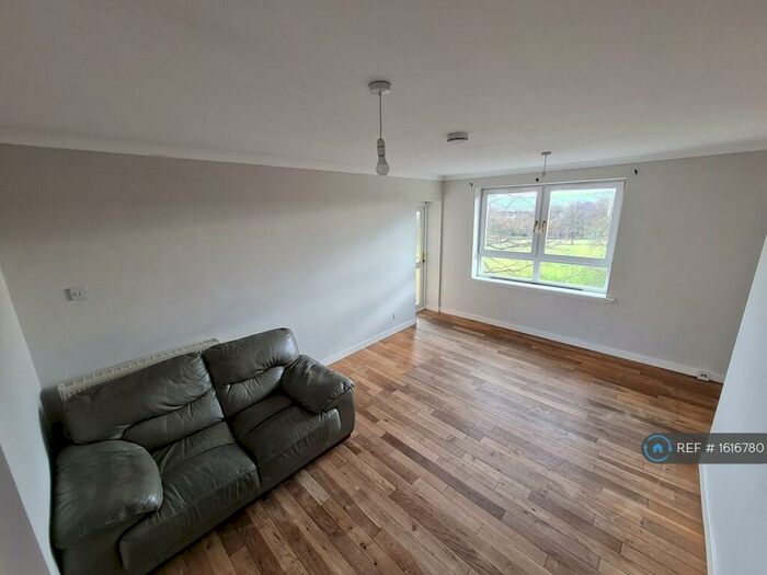 2 Bedroom Flat To Rent In Enterkin Street, Glasgow, G32