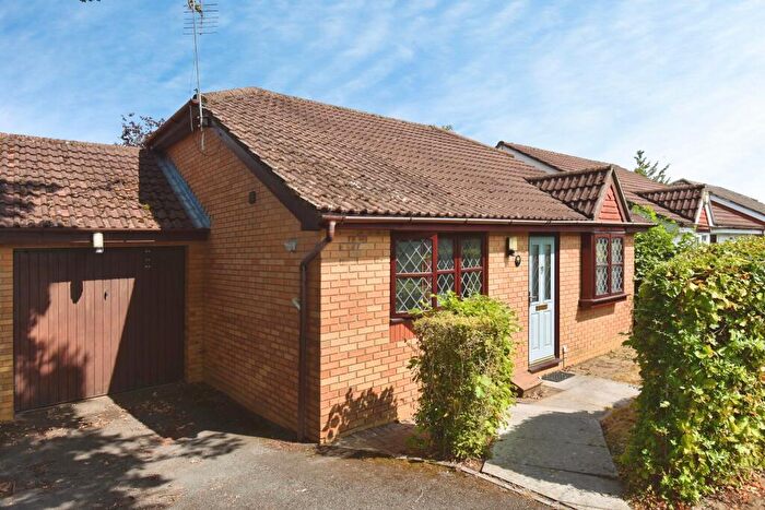 2 Bedroom Detached Bungalow For Sale In Old Shamblehurst Lane, Hedge End, Hampshire, SO30