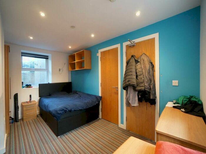 2 Bedroom Flat To Rent In Holyhead Road Apartment, Bangor, Gwynedd, LL57