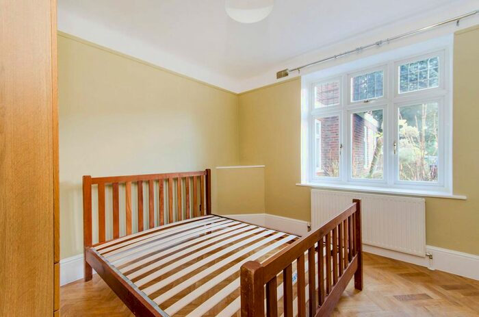 2 Bedroom Flat To Rent In Hamilton Road, Ealing Broadway, London, W5