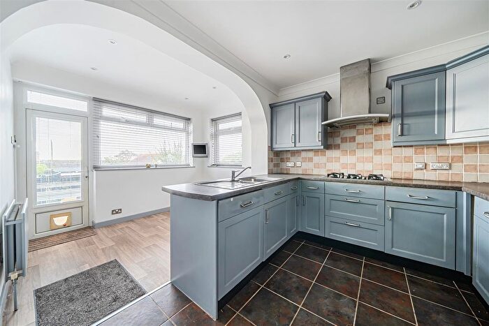 3 Bedroom Semi-detached Bungalow For Sale In Leith Avenue, Portchester, Hampshire, PO16