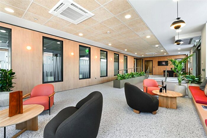 1 Bedroom Apartment To Rent In Spinners Yard, Spinners Lane, LS7