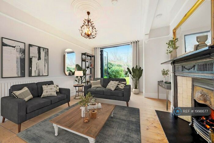 2 Bedroom Flat To Rent In Priory Road Crouch End, London, N8