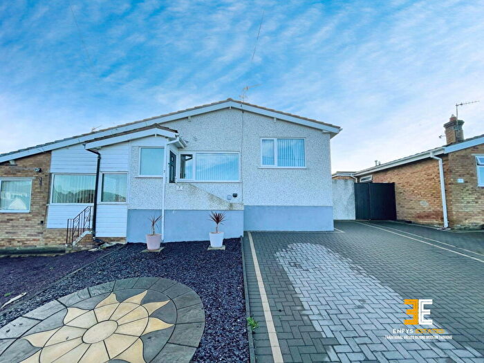 2 Bedroom Semi-Detached Bungalow For Sale In Tal Y Fan, Glan Conwy, LL28