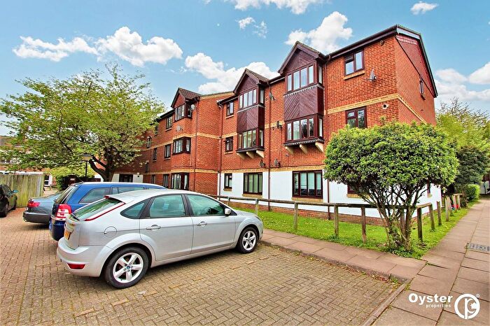 2 Bedroom Flat To Rent In Alliance Close, Wembley, HA0