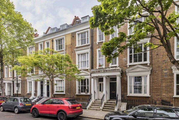 2 Bedroom Flat To Rent In Kempsford Gardens, London, SW5