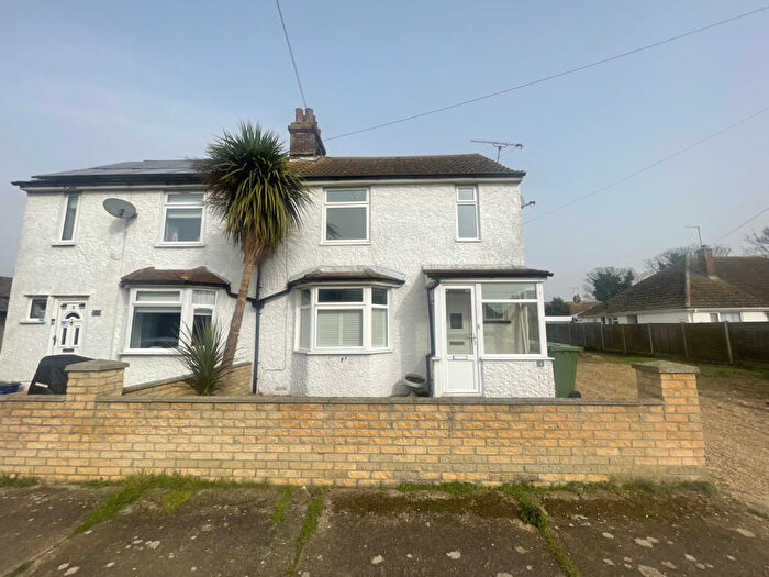 3 Bedroom Semi-Detached House To Rent In Yeoman Road, Felixstowe, IP11