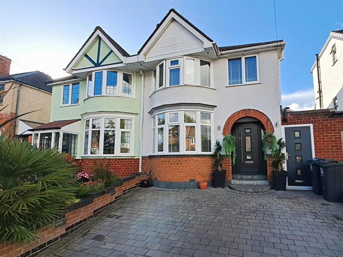 3 Bedroom Semi-Detached House For Sale In Willclare Road, Sheldon, Birmingham, B26