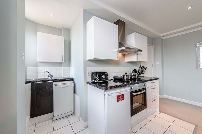 1 Bedroom Flat To Rent In Hill Street, Mayfair, W1J