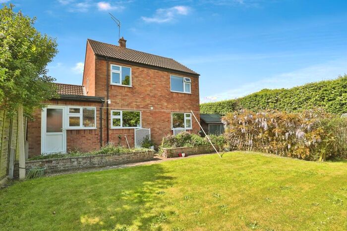 3 Bedroom Link Detached House For Sale In Gwyn Crescent, Fakenham, NR21