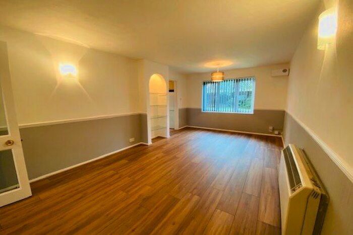 2 Bedroom Flat To Rent In John Gooch Drive, Enfield, EN2