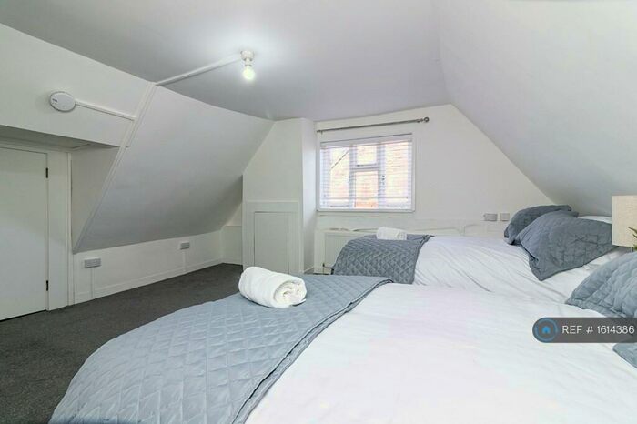 2 Bedroom Flat To Rent In The Highstreet, Hertfordshire, SG1