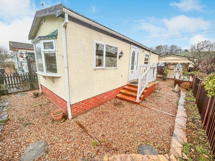 1 Bedroom Bungalow For Sale In Hinksford Mobile Home Park, Kingswinford, DY6