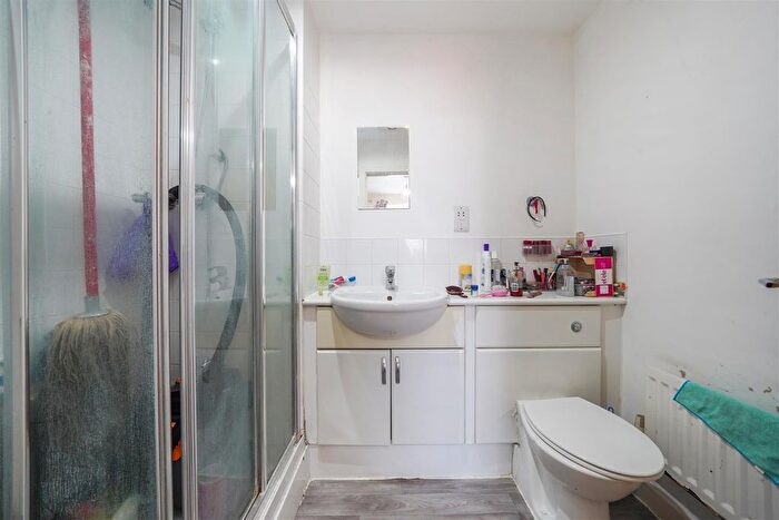 2 Bedroom Flat For Sale In Crick Court, Barking, IG11