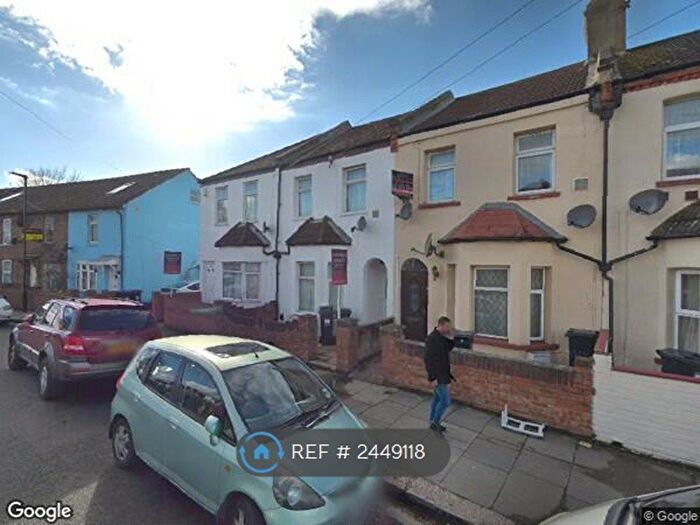 4 Bedroom Terraced House To Rent In Martindale Road, London, TW4