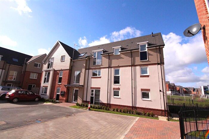 2 Bedroom Flat To Rent In Ash House, CV21