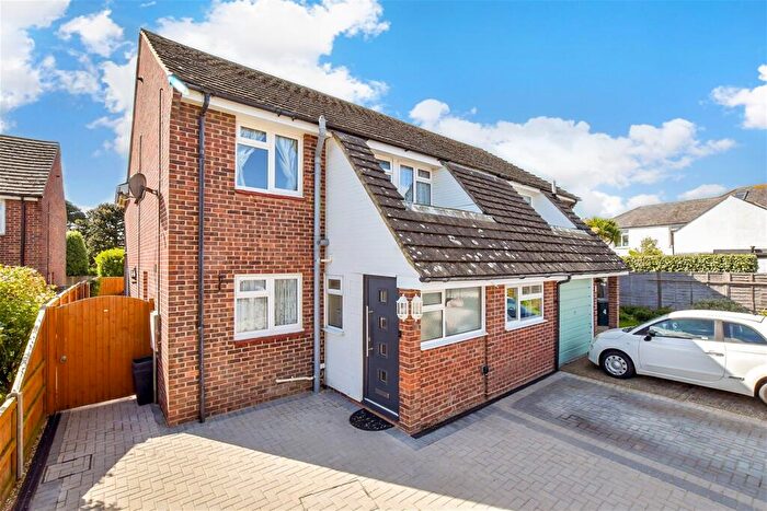 5 Bedroom Semi-Detached House For Sale In Wellington Gardens, Chichester, West Sussex, PO20