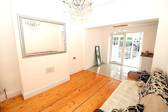 1 Bedroom Apartment To Rent In Leonard Road, London, E4