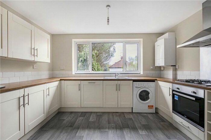 4 Bedroom Flat To Rent In Ellesmere Road, London, W4