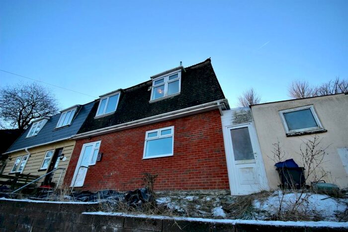 3 Bedroom Semi-Detached House To Rent In Bryn Deri, Ebbw Vale, NP23