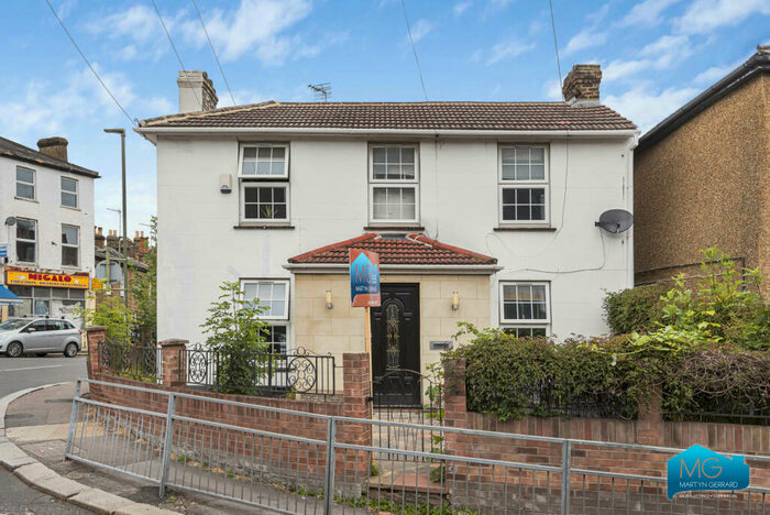 4 Bedroom Semi-Detached House To Rent In Church Lane, East Finchley, N2