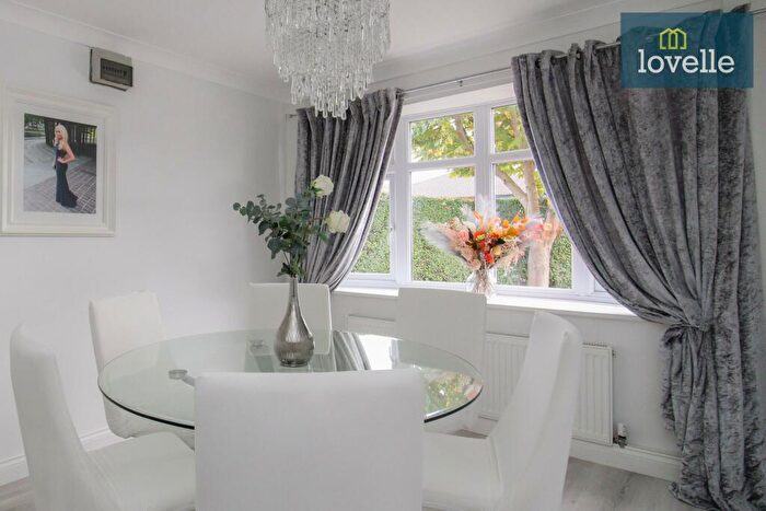 4 Bedroom Detached House For Sale In St Nicholas Drive, Wybers, Grimsby, DN37