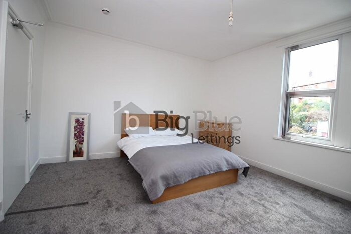 6 Bedroom House To Rent In The Village Street, Leeds, LS4