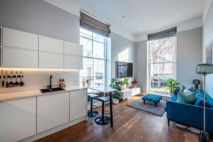 1 Bedroom Flat For Sale In St. Stephens Gardens, Notting Hill, W2