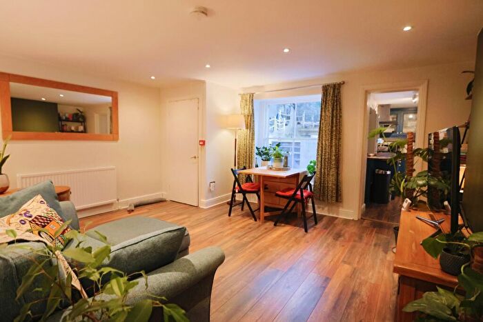 2 Bedroom Apartment To Rent In Garden Flat, Aberdeen Road, Bristol, BS6