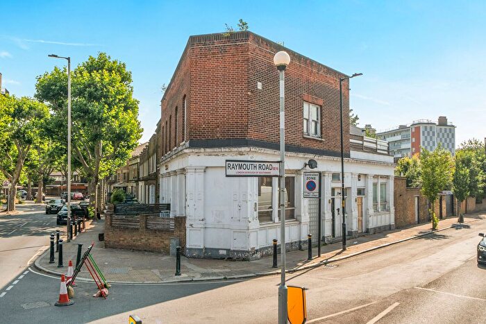 2 Bedroom Flat To Rent In Southwark Park Road, London Bridge, London, SE16