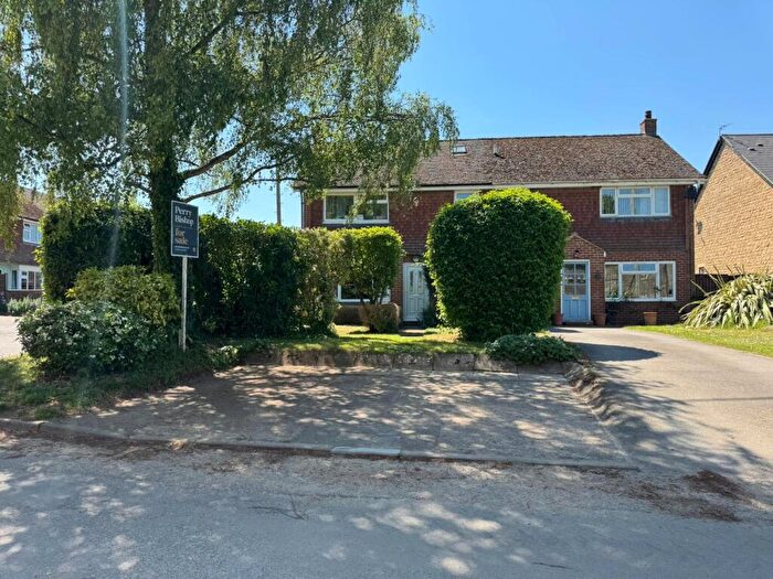 4 Bedroom Semi-Detached House For Sale In Laggots Close, Hinton Waldrist, Faringdon, Oxfordshire, SN7