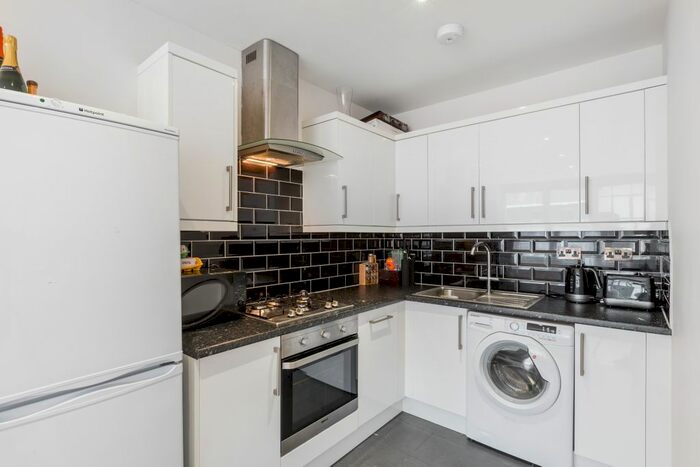 1 Bedroom Flat To Rent In Albert Road, Horley, RH6