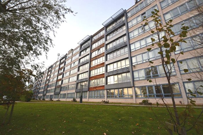 2 Bedroom Flat To Rent In Ingledew Court, Moortown, Leeds, LS17