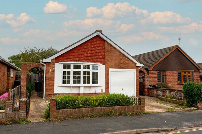 2 Bedroom Detached Bungalow To Rent In Tournerbury Lane, Hayling Island, PO11