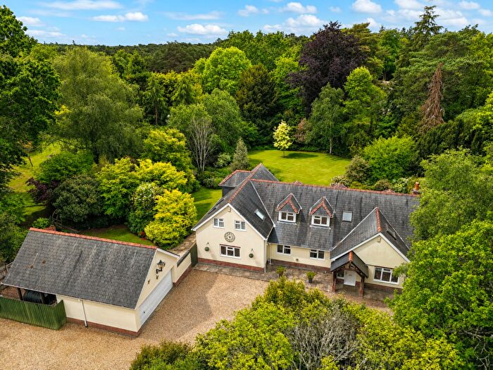4 Bedroom Detached House For Sale In Burley Road, Bransgore, BH23